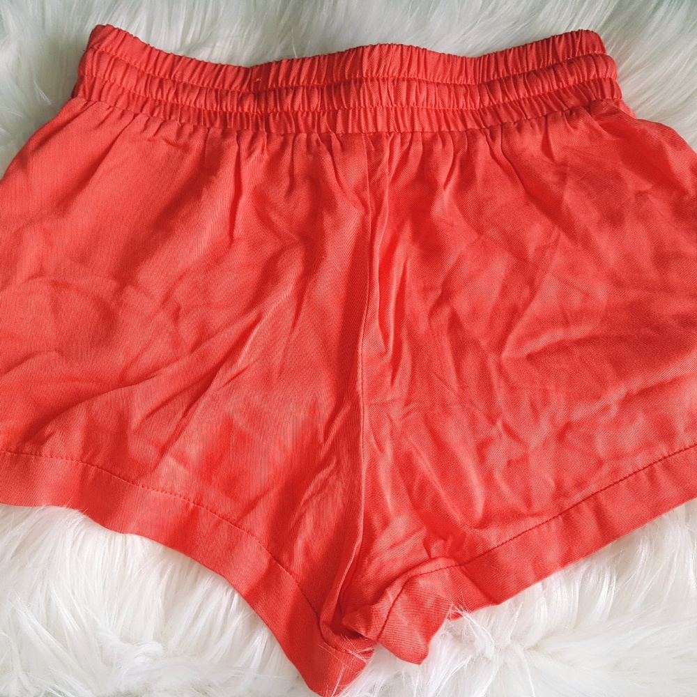 Guess - Picture 3 of 4